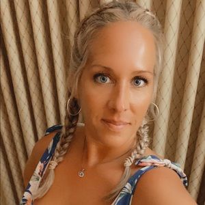 Meet your Posher, Monica